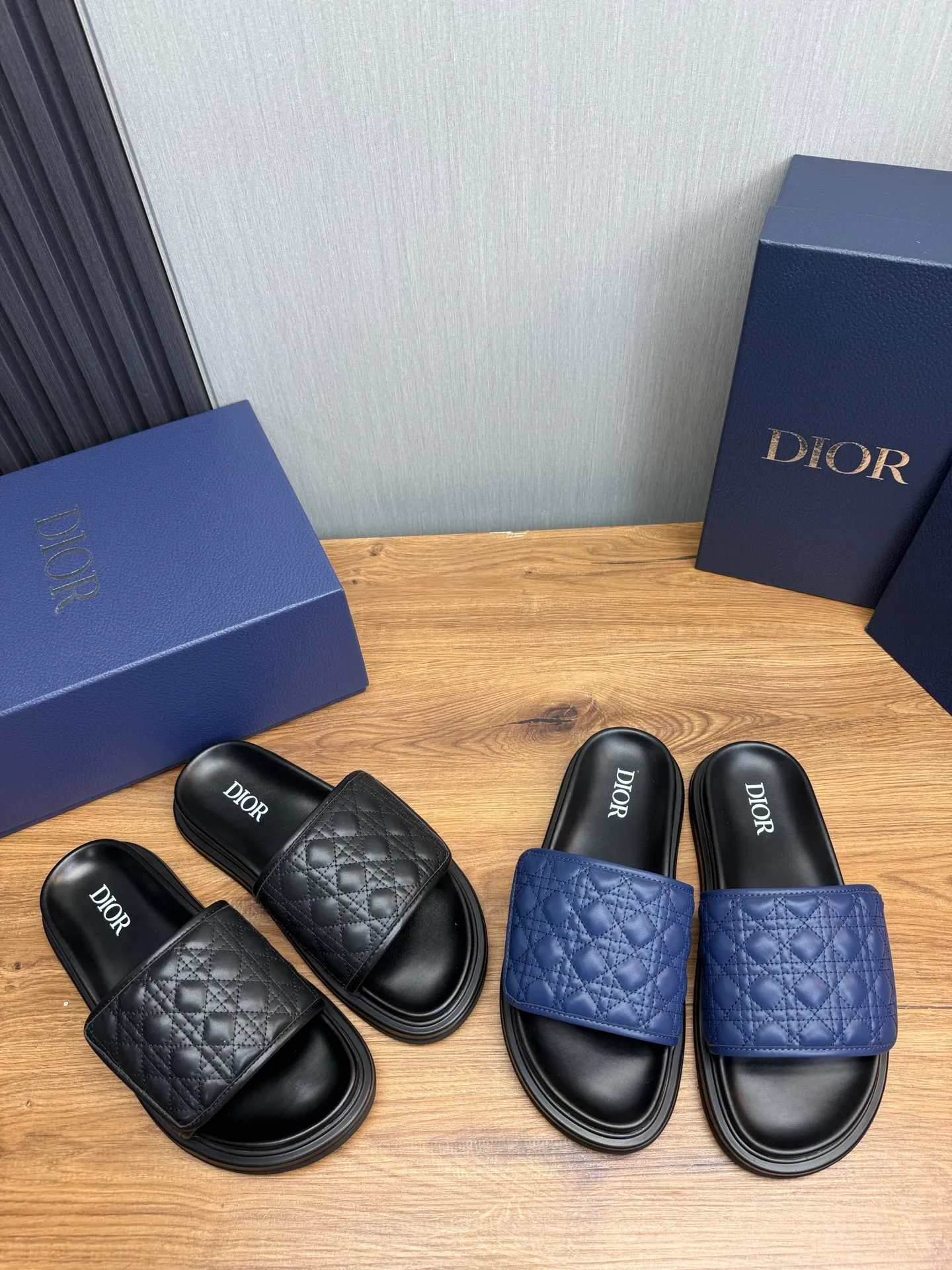 Men's shoes 💰280💰 Dior. Men's slippers 🩴Official website 1:1 production 38-45 yards 45 46 🉑️Customized original material shipped✅